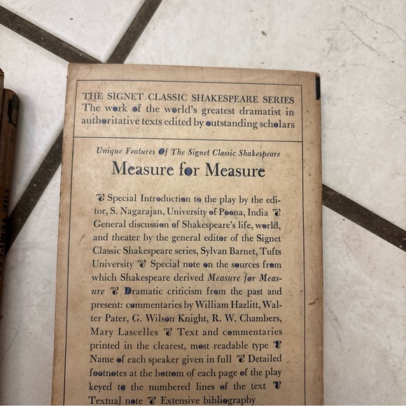 Vintage Shakespeare Book Set - Brown - Picture 6 of 7